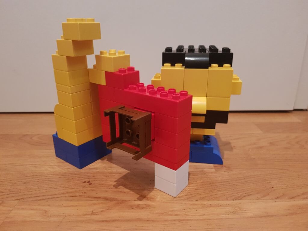 Darius Erdt aus Lego Duplo mit Fotoapparat