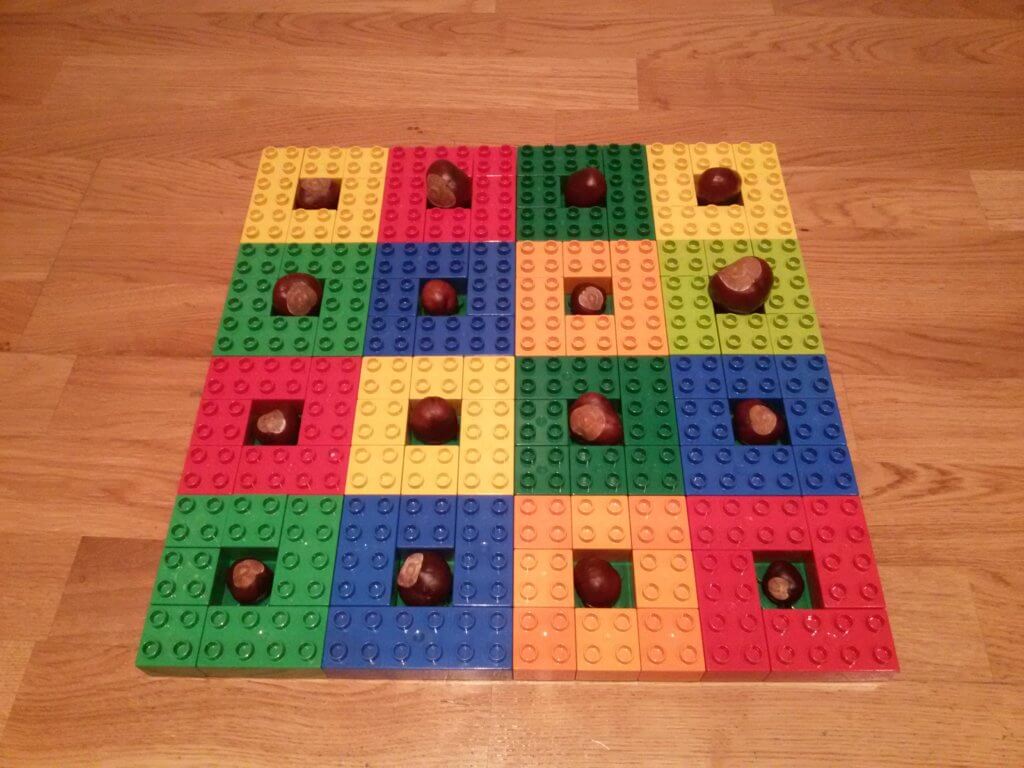 Duplo Spiel mit Kastanien
